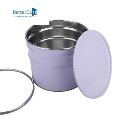 Embalagens de 20 litros em latas de produtos químicos